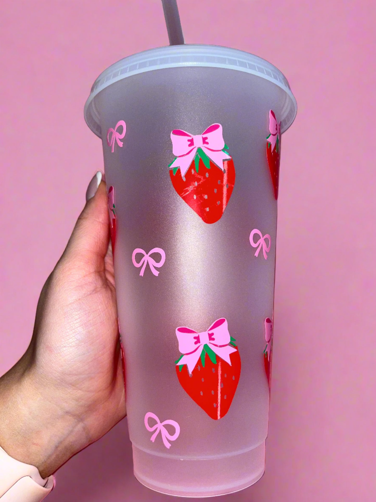 Strawberry and bow cold cup🍓🎀