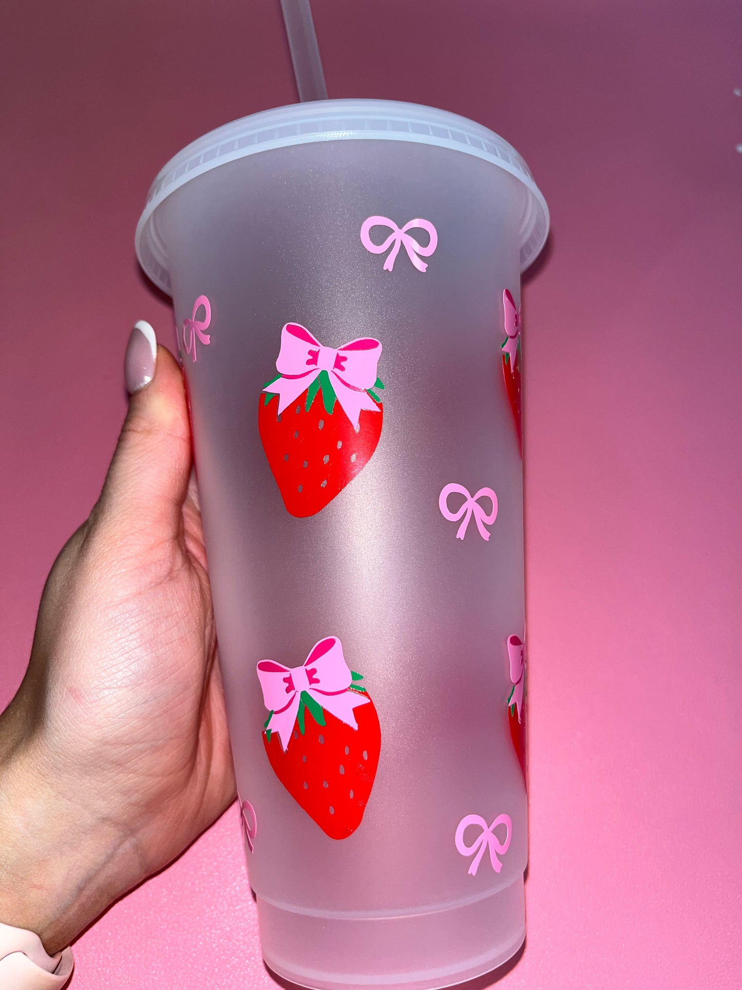 Strawberry and bow cold cup🍓🎀