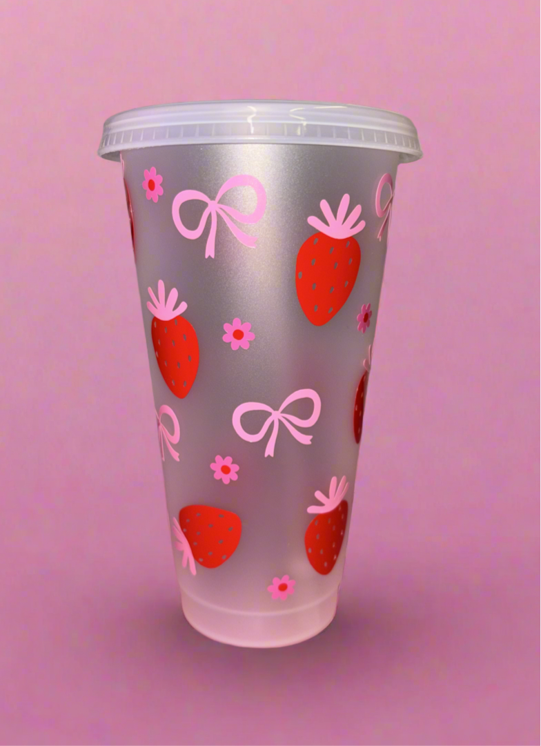 Strawberries and bows cold cup🍓🎀