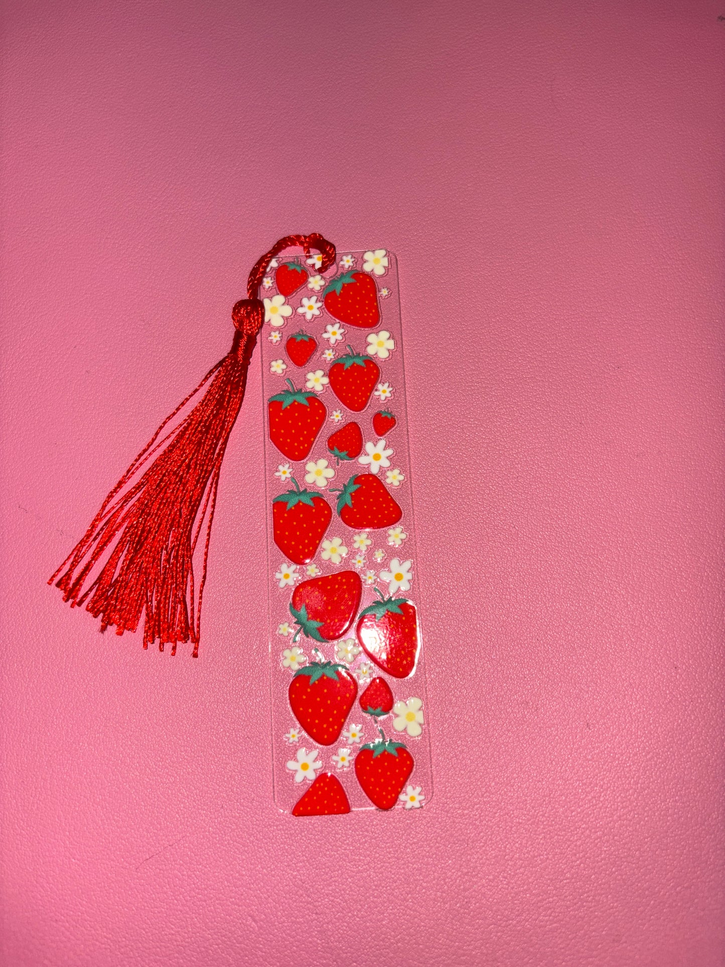 Small strawberry theme bookmark🍓