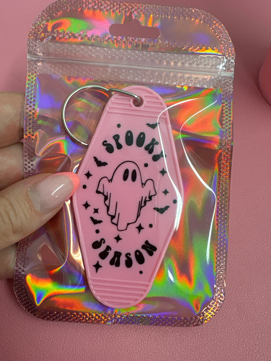Spooky season motel keychain👻